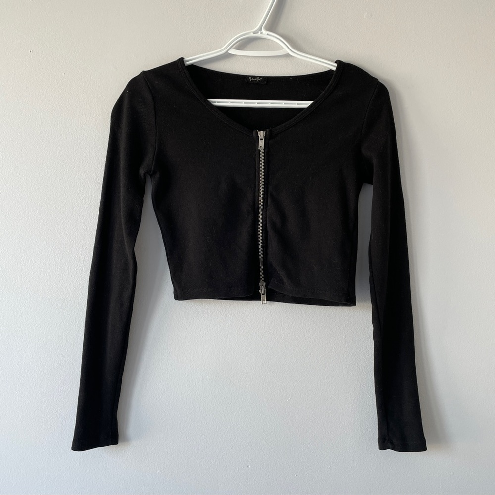 Brandy Melville crop sweater- xs